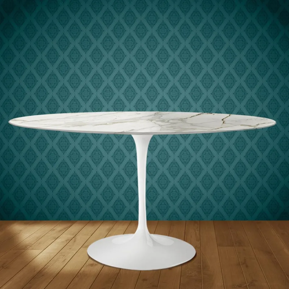Masă Eero Saarinen Tulip H 74 ovală din ceramică lucioasă fabricată în Italia - stacojiu Viadurini