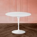 Masă Eero Saarinen Tulip H 74 cu blat din laminat lichid alb Made in Italy - Scarlet