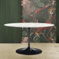 Masă Tulip Saarinen H 74 cu blat oval din marmură Carrara Made in Italy - Scarlet