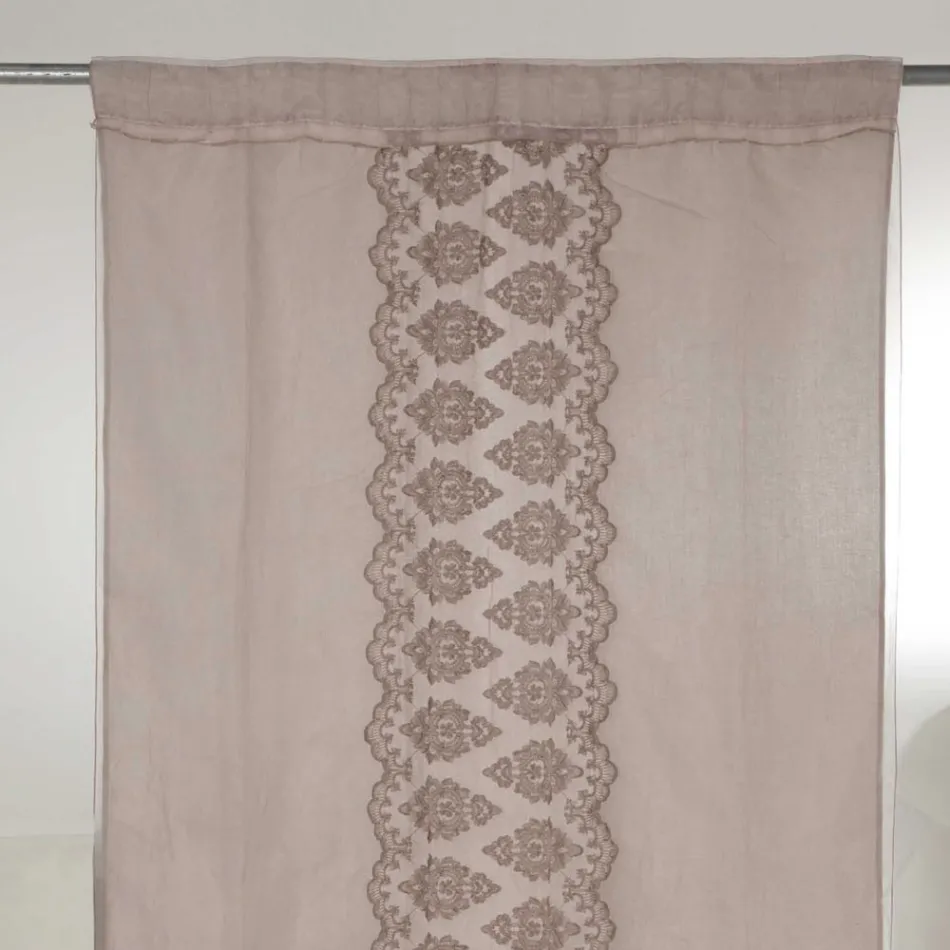 Cortina de in usoara cu organza si broderie gotica in Centrul de lux - Marinella Viadurini