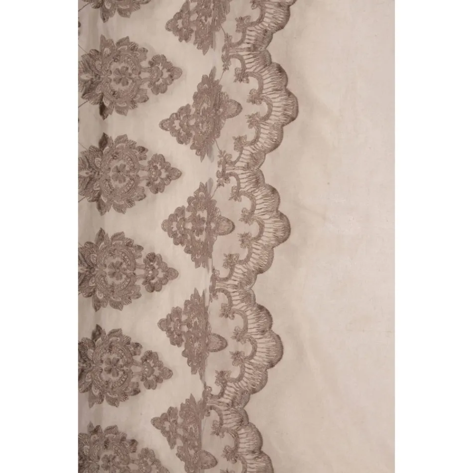 Cortina de in usoara cu organza si broderie gotica in Centrul de lux - Marinella Viadurini