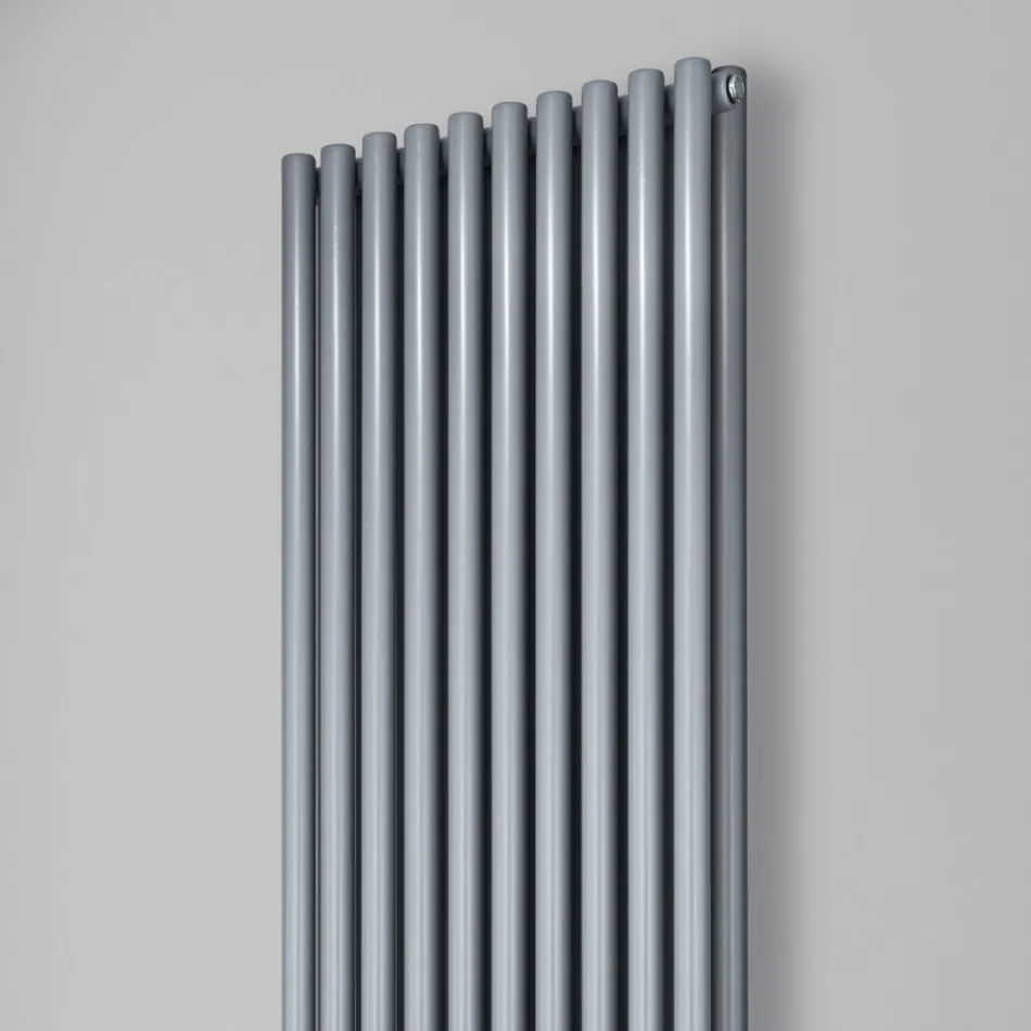 Radiator hidraulic cu colectoare orizontale si conducte verticale - Colomba Viadurini