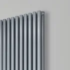Radiator hidraulic cu colectoare orizontale si conducte verticale - Colomba Viadurini