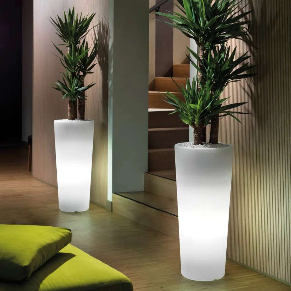 Vasă înaltă de interior din polietilenă albă, fabricată în Italia - Devid Viadurini