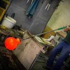 Vază de interior rotundă, din sticlă de Murano colorată, fabricată în Italia - Asper Viadurini