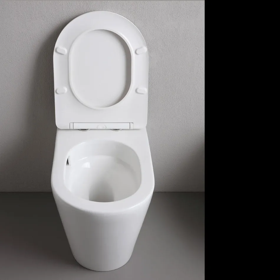 Toaletă montată pe podea cu scaun subțire cu închidere silențioasă din ceramică albă - Salice Viadurini