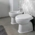Toaletă modernă din ceramică albă, cu capac din poliester - Silica Viadurini