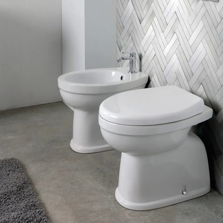 Toaletă ceramică montată pe podea cu capac din poliester și design modern - Silica Viadurini