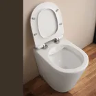 Toaletă montată pe podea fără ramă cu capac cu închidere silențioasă, din ceramică albă - Juniper   Viadurini